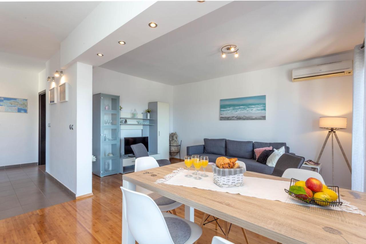 Apartment Tasina Hvar Town Exterior photo